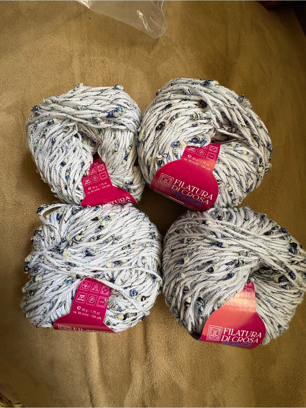 Cream & Blue Speckled Novelty Yarn - 4 Balls